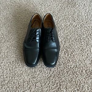 Mens dress shoes